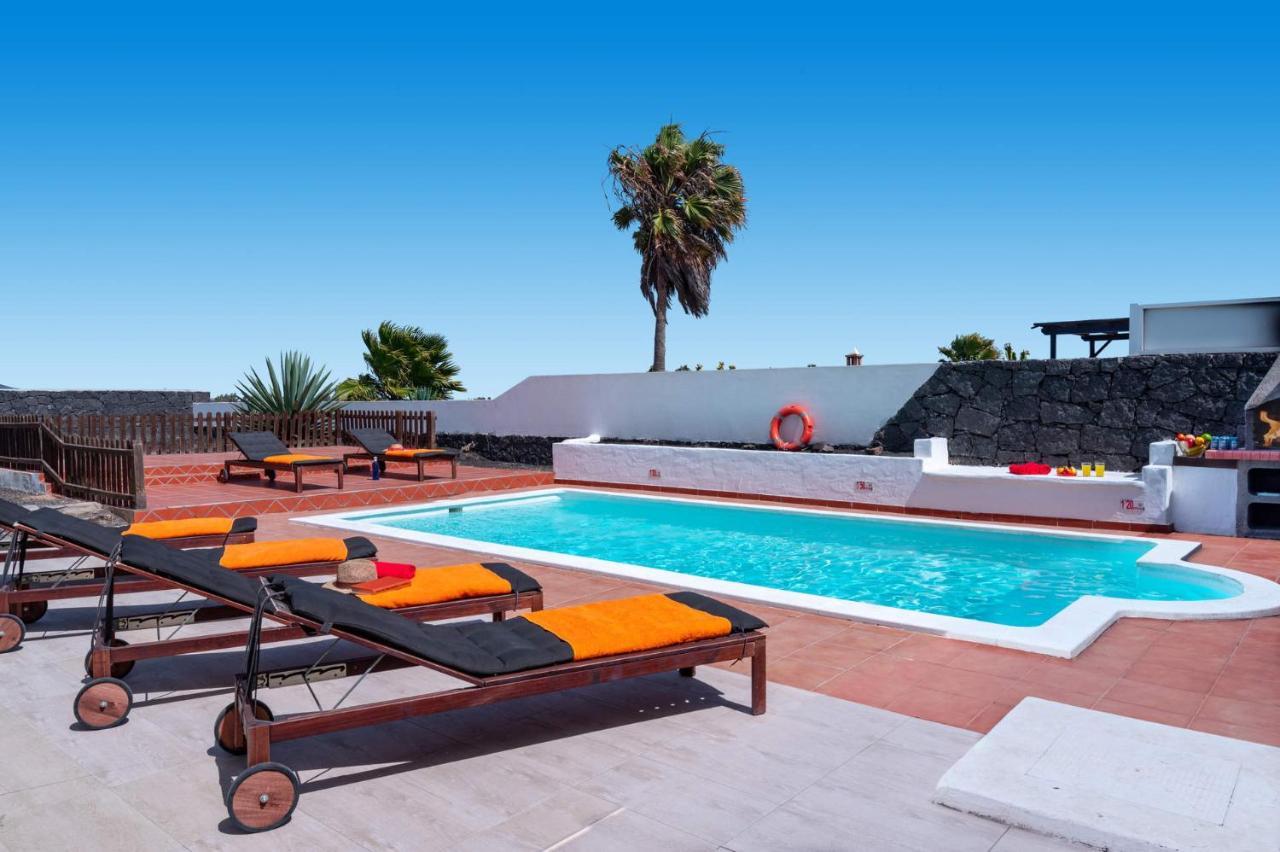Villa Chinamar By Villa Plus Плая Бланка Екстериор снимка